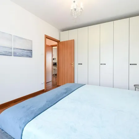 Leone Lägenhet Moniga del Garda